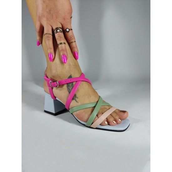 Renkli Bantlı Küp Topuklu Sandalet